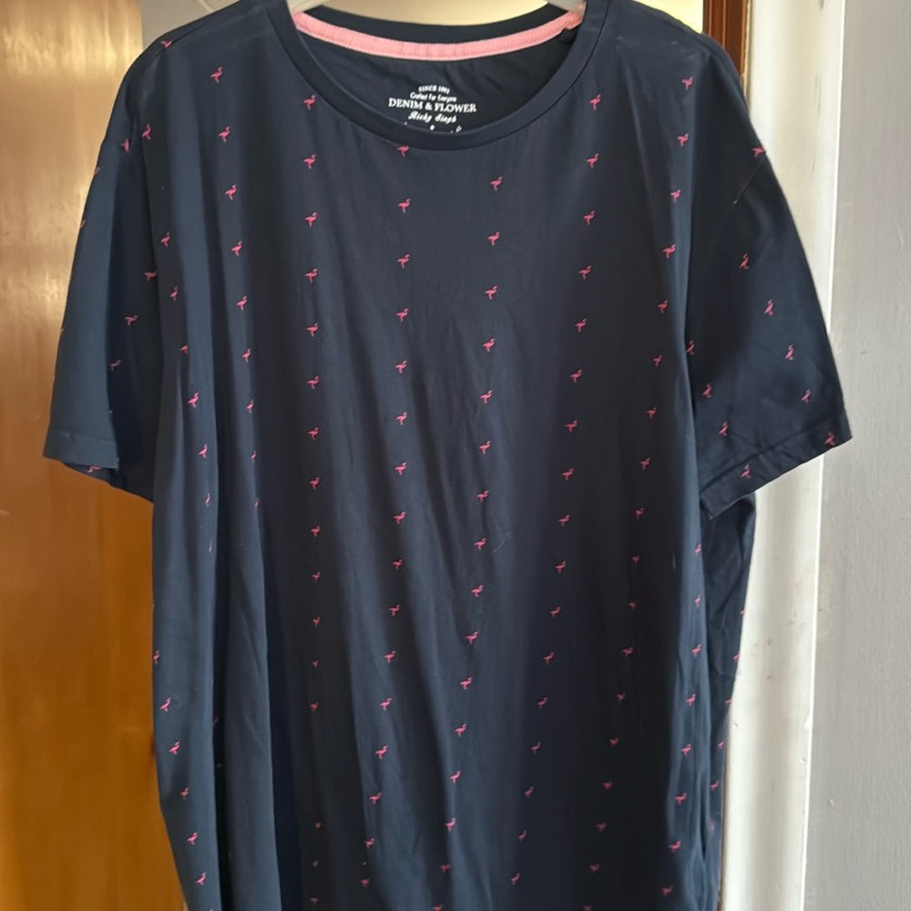 NAVY FLAMINGO TSHIRT - SIZE LARGE